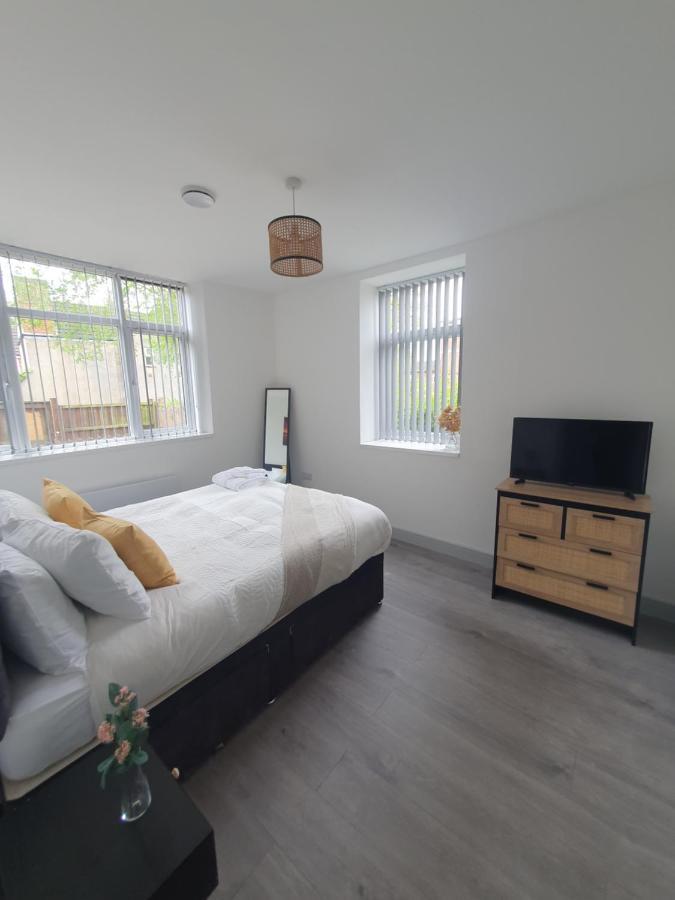 1 & 2 Bed Apartments - Desborough, Kettering, Family, Wifi, Parking Exterior photo