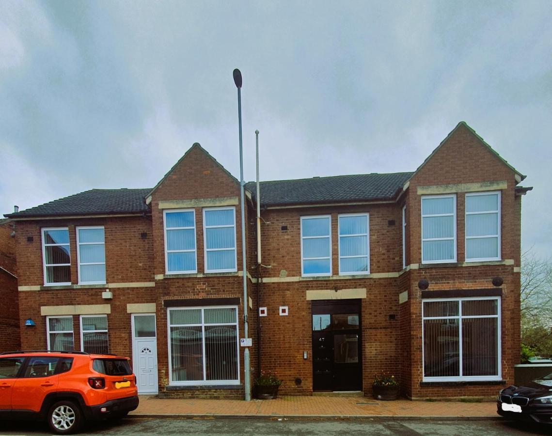 1 & 2 Bed Apartments - Desborough, Kettering, Family, Wifi, Parking Exterior photo